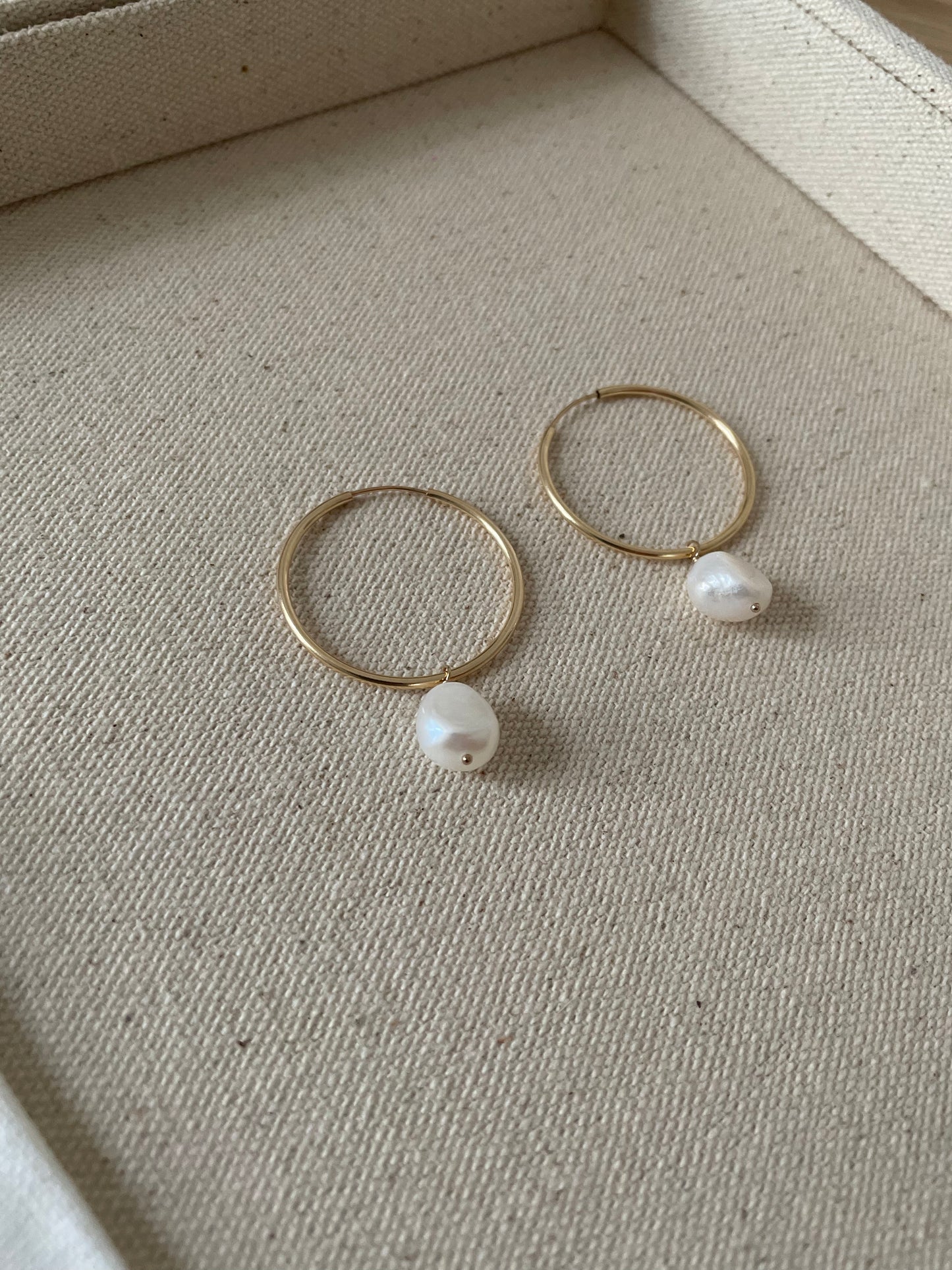 Leia Pearl Hoops XL