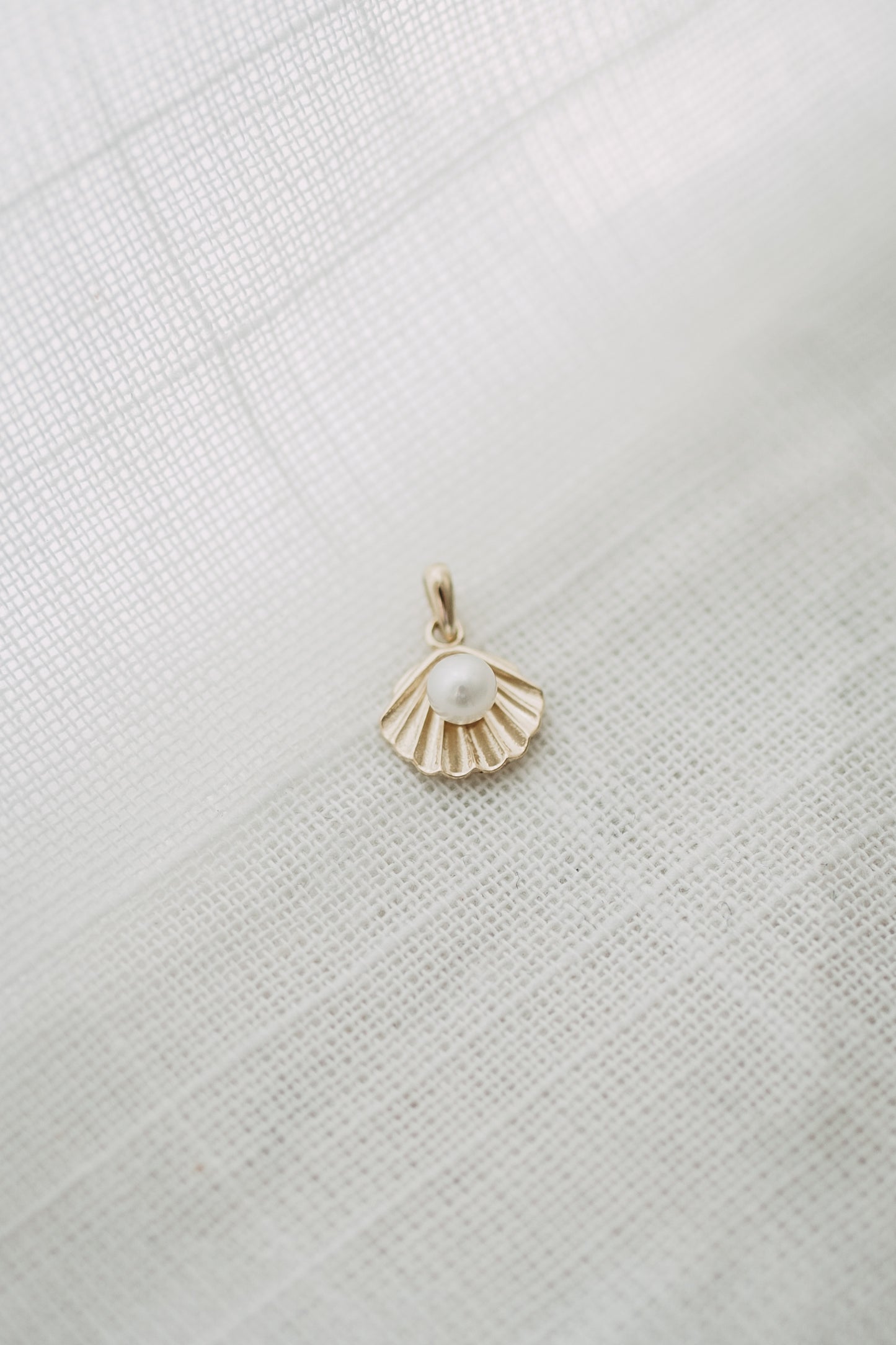 9 K SOLID GOLD - Sea Shell Anhänger