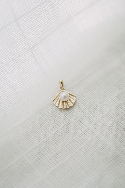 9 K SOLID GOLD - Sea Shell Anhänger