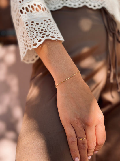 Minimal Chain Armband